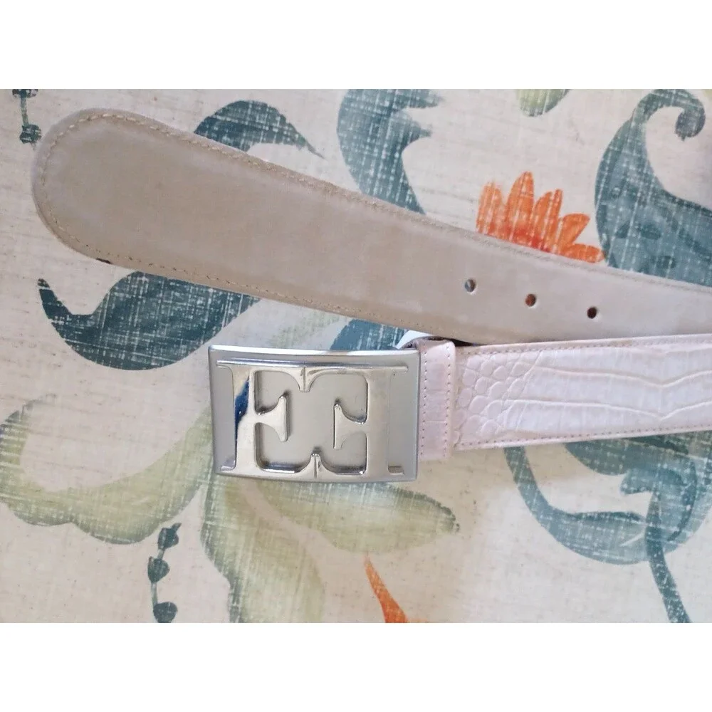 VTG ESCADA IVORY PINK HUE LEATHER SIZE 40 BELT W/ SILVER METAL E BUCKLE ITALY